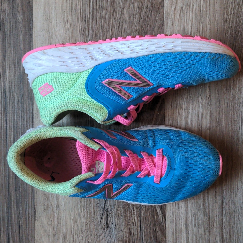 New Balance kids fresh foam Arishi V2 bungee running shoe